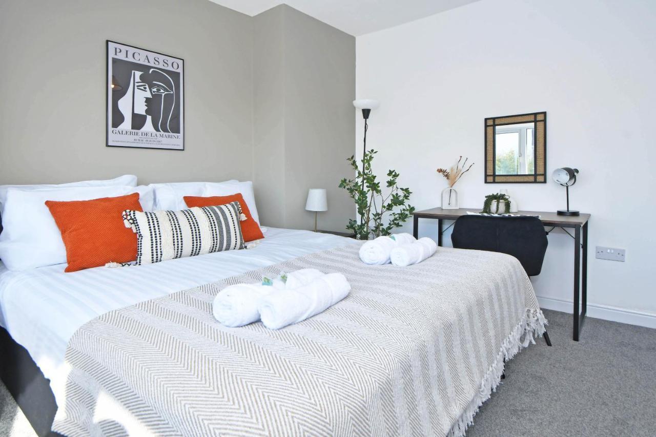 Lily House By Yourstays - Cosy 3 Bedroom House In ครูว์ ภายนอก รูปภาพ